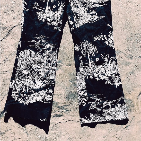 Fab Japanese Bonsai Guess Collection size 2 Capris - Picture 5 of 5